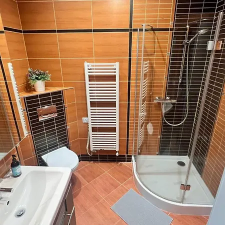 Homestay Apartman S Kuchyni V Soukromi U Areny